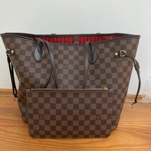 Louis Vuitton Damier Tote with pouch
LOUIS VUITTON -MM
